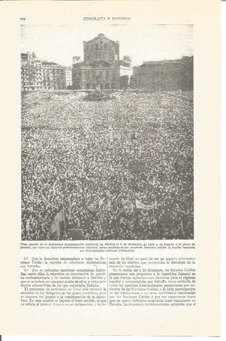 LAMINA V03971: Vista de la manifestación en plaza de Oriente el 9 diciembre 1946