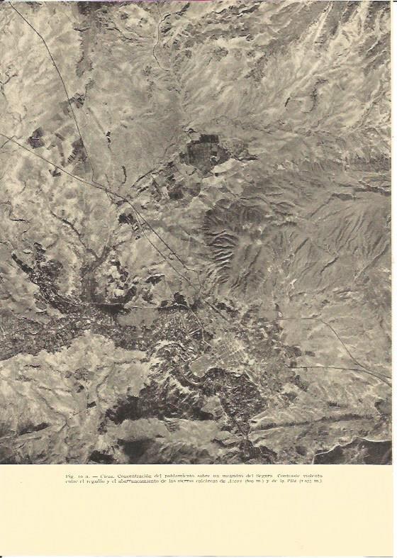 LAMINA V02987: Vista aerea de Cieza, 