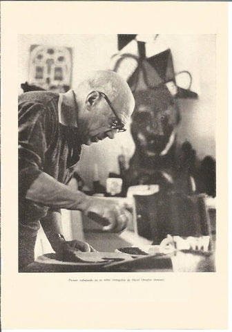 LAMINA V03050: Picasso trabajando en su taller