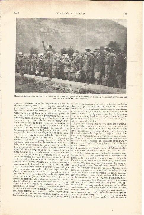 LAMINA V05081: Mussolini con el rey, principe y delegaciones militares
