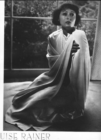 LAMINA 30048: Luise Rainer, fotografia de Hurrell