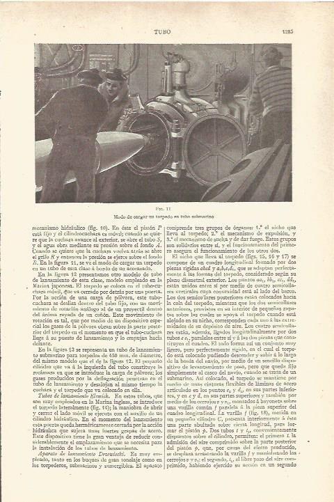 LAMINA V06671: Cargando un torpedo en un submarino