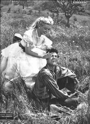 LAMINA 30293: Bette Davis y Dale Robertson