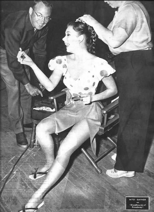 LAMINA 30305: Mitzi Gaynor en Bloodhounds of Broadway