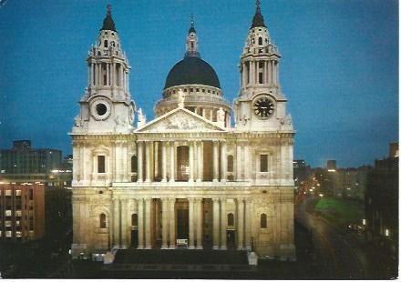 POSTAL L00438: La catedral de Londres iluminada