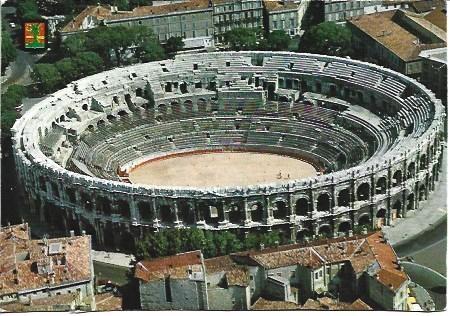 POSTAL L00384: Vista aerea de la plaza de toros de Nimes, Francia