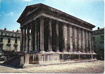 POSTAL L00385: La Maison Carre de Nimes, Francia