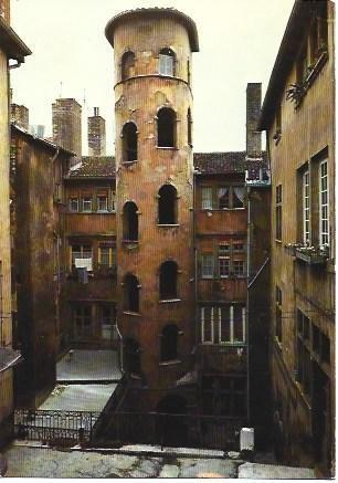 POSTAL L00681: La Tour Ronde de Lyon, Francia