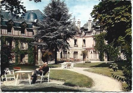 POSTAL L00547: Maison La Foret en Tesse La Madeleine, Francia