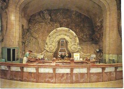 POSTAL L00545: La Source des Celestin, Vichy
