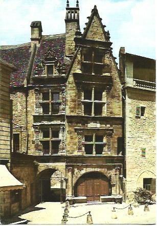 POSTAL L00581: Centro medieval de Sariat, Francia