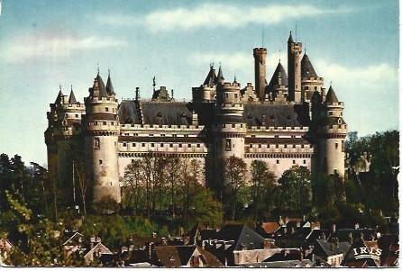 POSTAL L00583: Castillo de Pierrefonds, Francia
