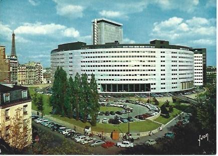 POSTAL L00587: Maison de la Radio en Paris