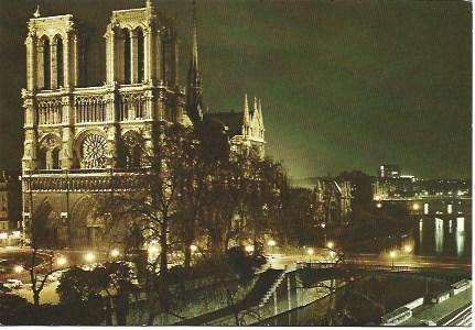 POSTAL L00037: Vista nocturna de Notre Dame de Paris