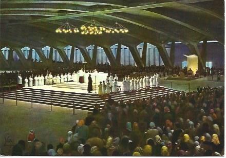 POSTAL L00040: Misa en el Santuario de Lourdes