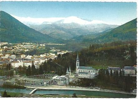 POSTAL L00046: Vista general de Lourdes