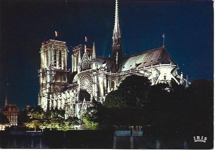 POSTAL L00047: Vista nocturna de Notre Dame de Paris