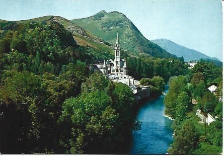 POSTAL L00055: Vista general de la Basilica de Lourdes