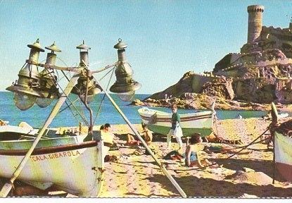 POSTAL PV00217: Playa  y castillo al fondo en Tossa de Mar