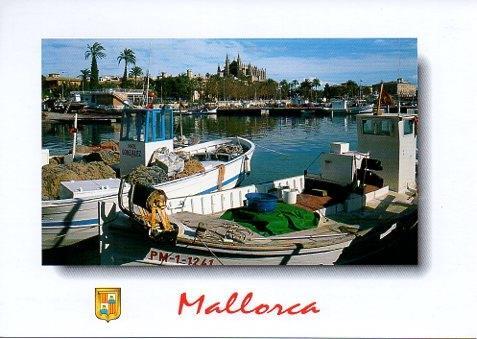 POSTAL PV00375: Barcos de pesca con la Catedral de Palma al fondo