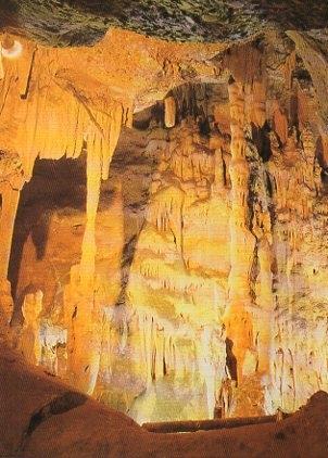 POSTAL PV00305: Sala de las columnas en Coves del Salnitre-Collbato, Barcelona