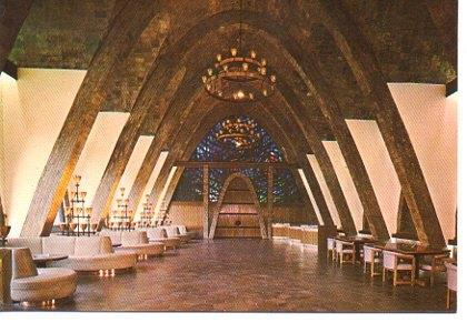 POSTAL PV00044: Sala de recepcion en Cavas Codorniu