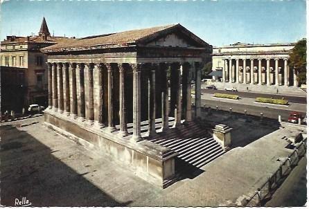 POSTAL L00856: Panoramica de la Maison Carree de Nimes