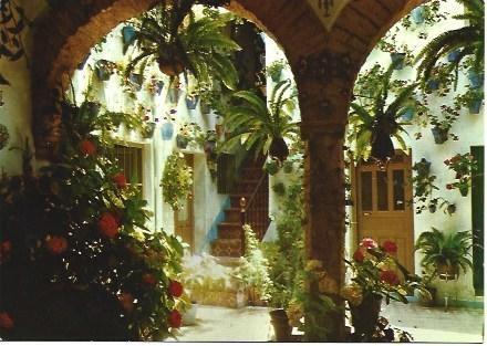 POSTAL L01017: Tipico patio de Andalucia