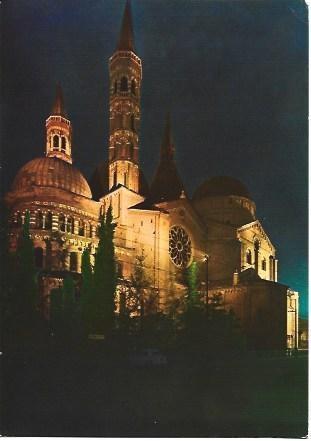 POSTAL L01109: Basilica del Santo en Padova, Italia