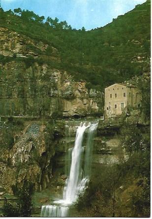 POSTAL L01075: Cascada en Sant Miquel del Fai,Barcelona