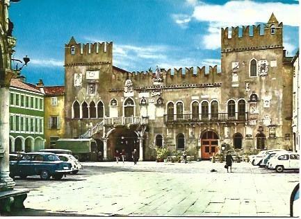 POSTAL L01002: Plaza de Koper, Eslovenia