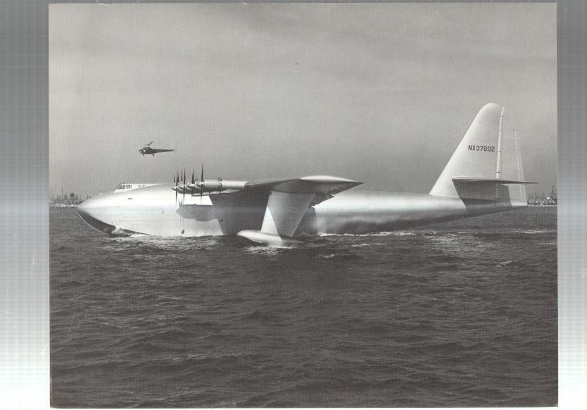 Lamina aviacion numerada 2 en trasera: Howard Hughes H-4 en 1947