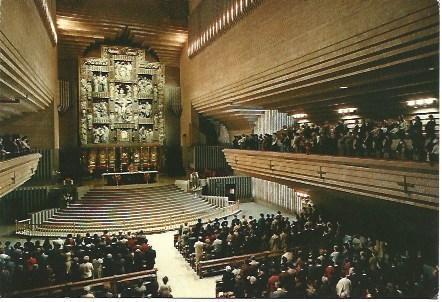 POSTAL L02337: Interior del Santuario de Torreciudad