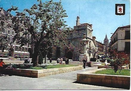 POSTAL L02544: Plaza San Marcelo en Leon