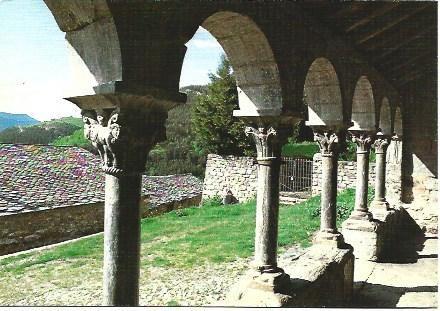 POSTAL L02488: Atrio romanico de la iglesia de Queralbs