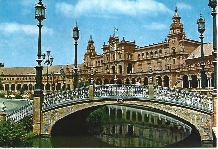 POSTAL L02589: Vista parcial de la Plaza de España de Sevilla