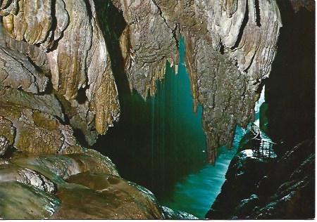 POSTAL L02579: Gruta Iris del Monasterio de Piedra