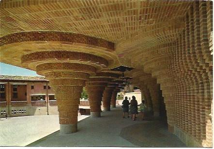 POSTAL L02582: Atrio del Santuario de Torreciudad