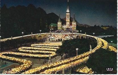 POSTAL L02482: Basilica iluminada de Lourdes