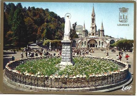 POSTAL L01584: Vista de la basilica de Lourdes y la Virgen