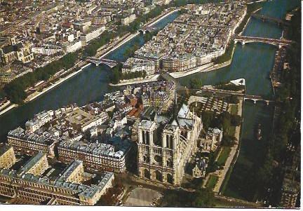 POSTAL L01588: Paris, vista aerea de la Isla de la Ciudad