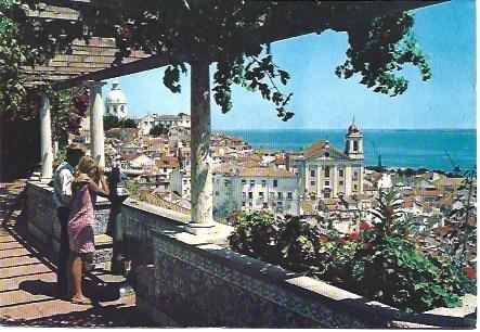 POSTAL L01594: Mirador de Santa Lucia en Lisboa