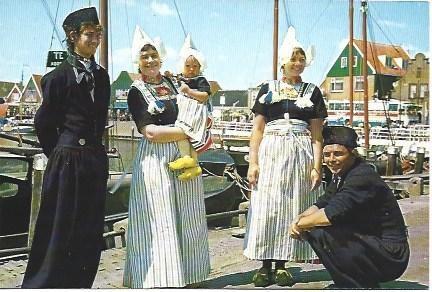 POSTAL L01604: Familia en Holanda