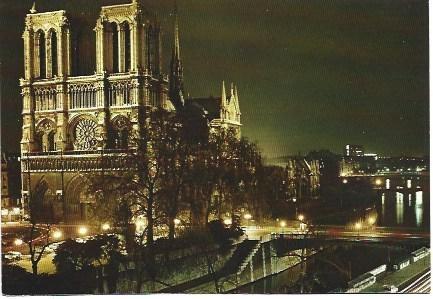POSTAL L01606: Paris. Vista nocturna de Notre Dame