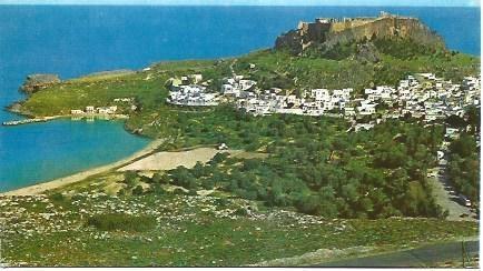 POSTAL L01613: Vista panoramica de Lindos en la isla de Rodas