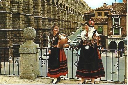 POSTAL L01940: Chicas tipicas de Segovia