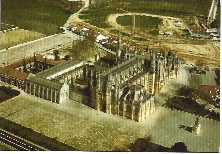 POSTAL L03283: Vista aerea del Monasterio de Batalha, Portugal