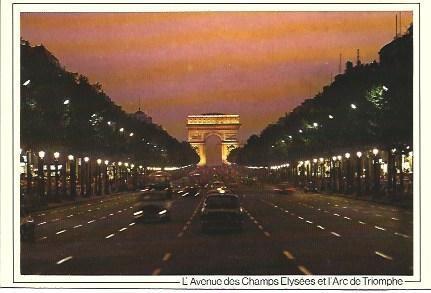 POSTAL L03289: Vista nocturna de los Campos Eliseos en Paris