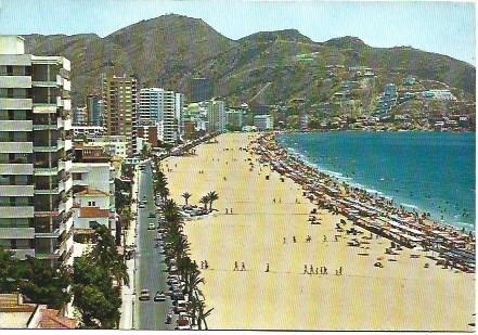 POSTAL L03268: Benidorm. Playa Levante