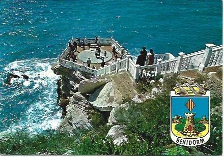 POSTAL L03240: Plazoleta del Castillo en Benidorm